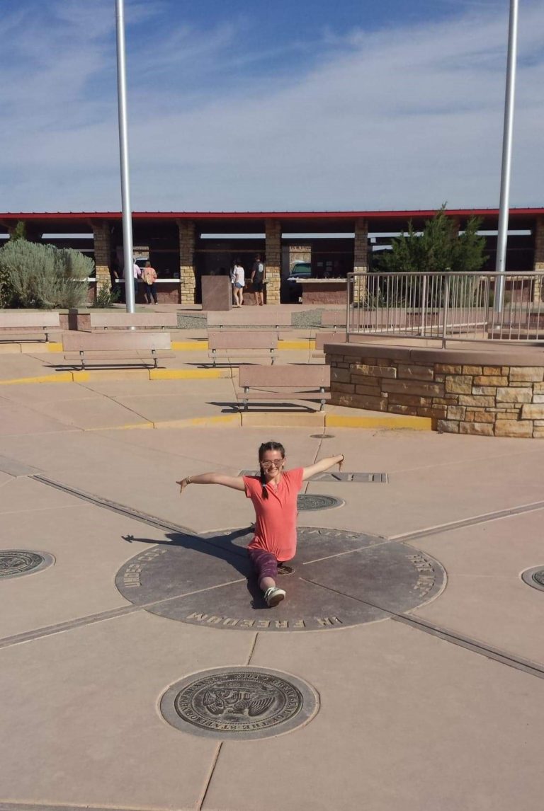 tayler doing the splits at 4 corners monument